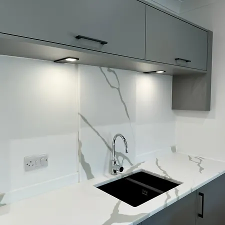 3 Bed Flat In Holmes Chapel Harry Styles Village Exterior photo